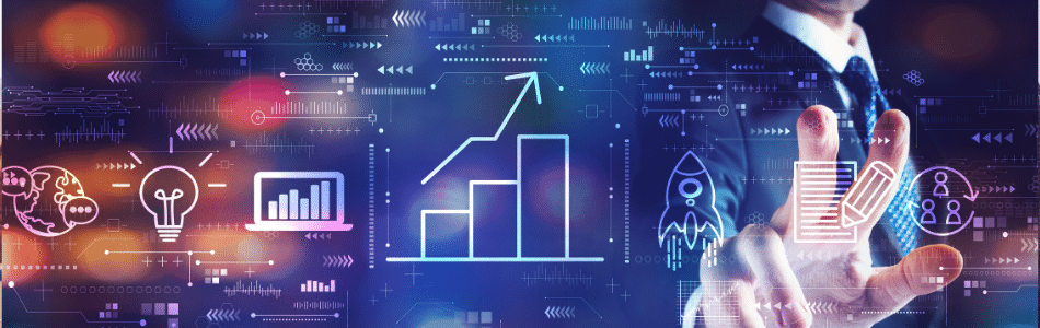 Descrição de Imagem: Um empresário de terno interage com ícones holográficos de negócios, incluindo indicadores MVP (Mínimo Produto Viável) como gráficos, uma lâmpada, um foguete e pessoas. O fundo ostenta um design digital futurista acentuado por luzes brilhantes e coloridas.